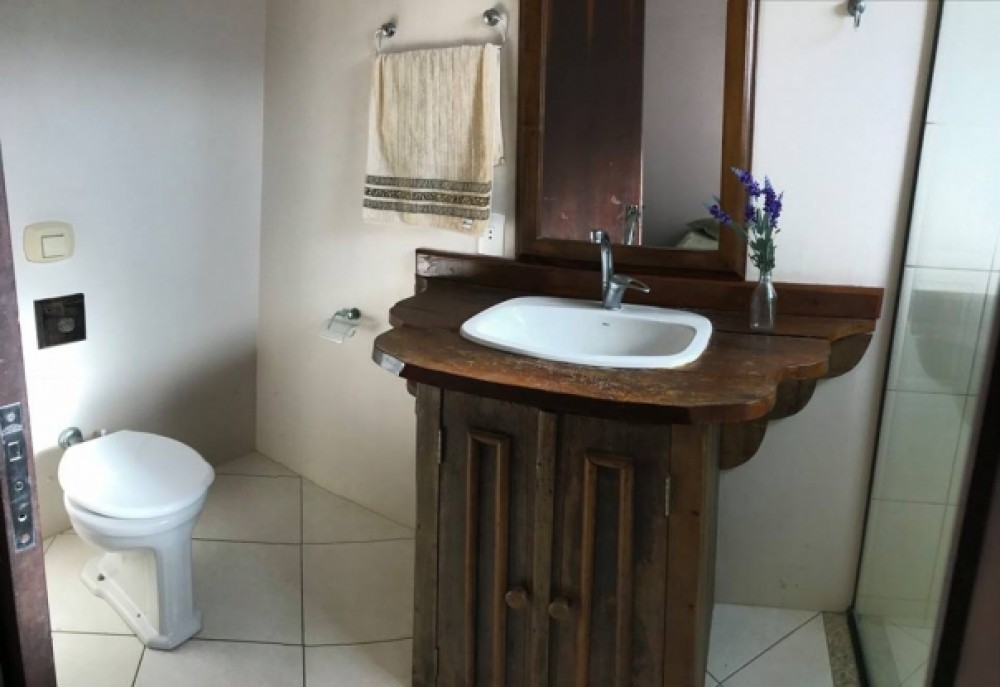 Beira mar em Mariscal com 5 sutes.