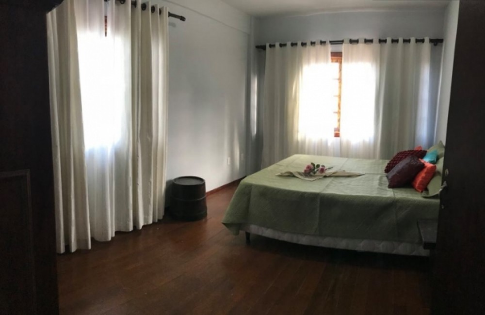 Beira mar em Mariscal com 5 sutes.