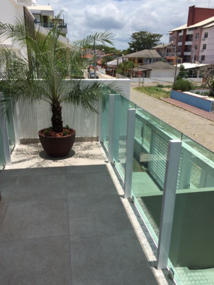 Sobrado novo alto padro