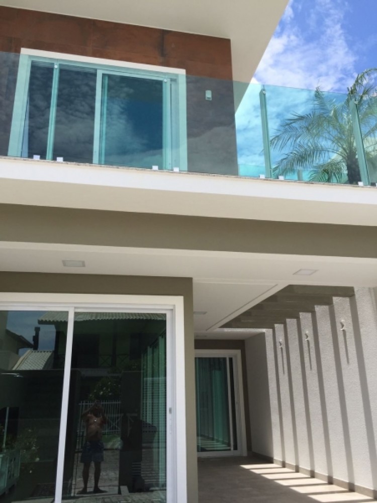 Sobrado novo alto padro