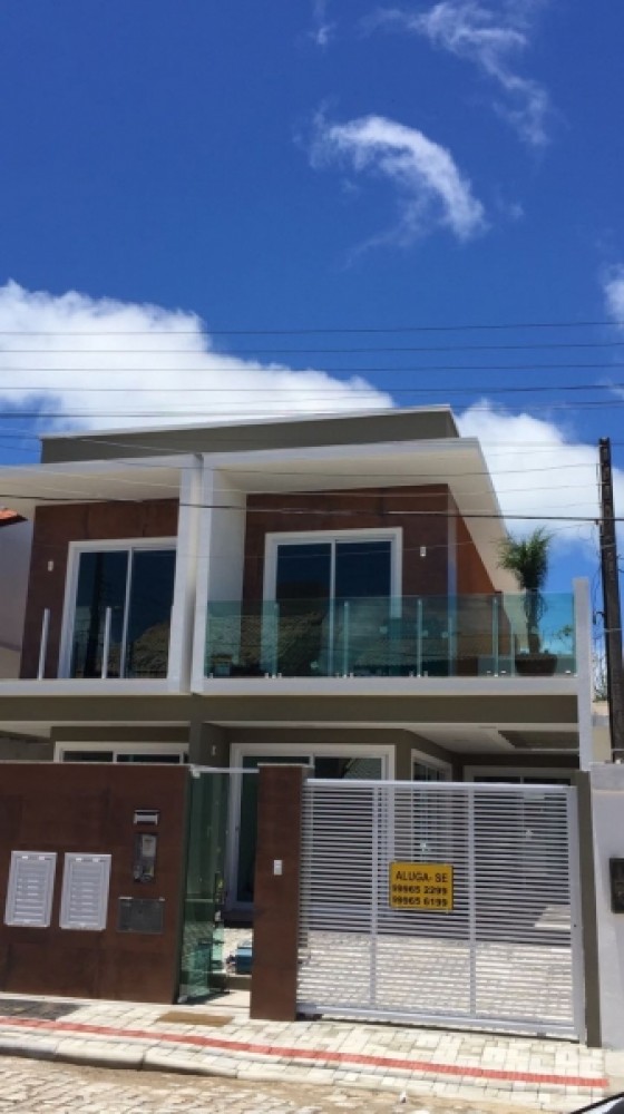 Sobrado novo alto padro