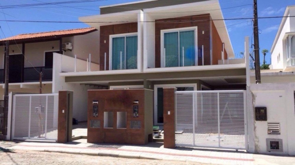 Sobrado novo alto padro