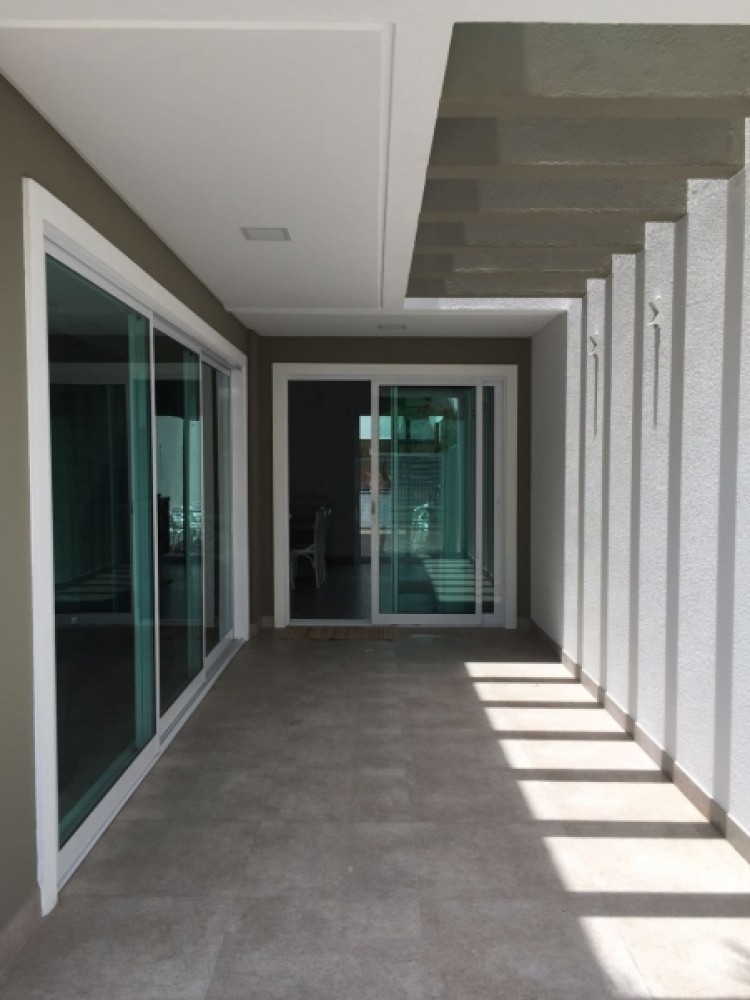 Sobrado novo alto padro