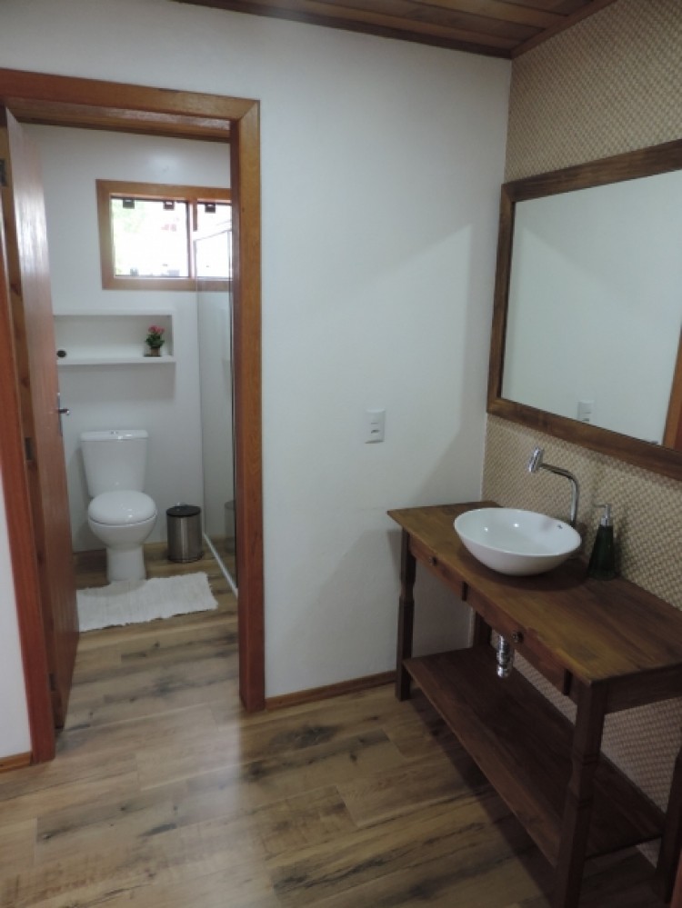 Linda casa em Canto Grande!