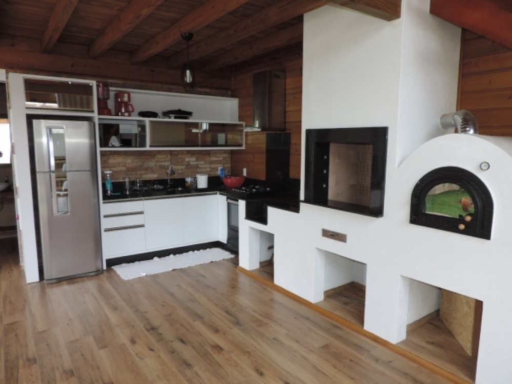 Linda casa em Canto Grande!