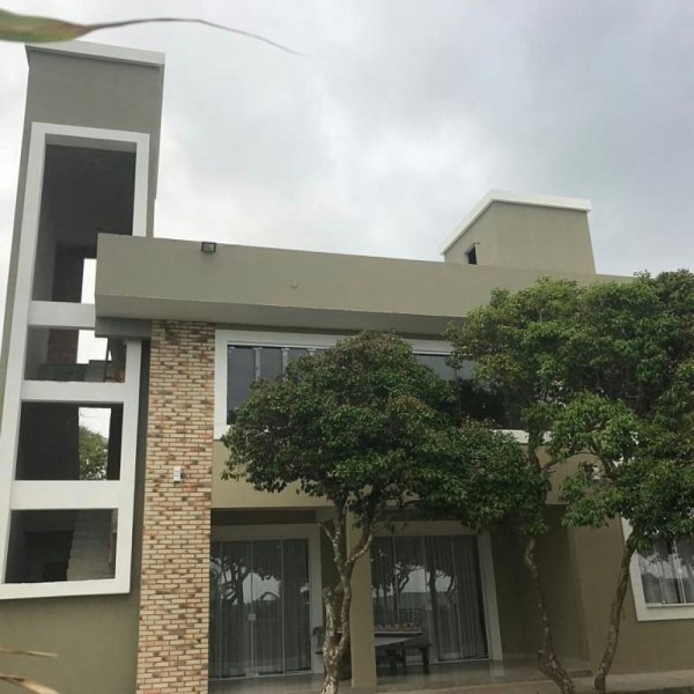 Linda casa beira-mar!